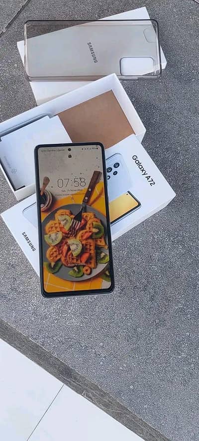 Samsung Galaxy A72 8GB Ram 128 GB memory PTA approved. 0325=3982=953
