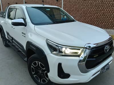 TOYOTA Hilux REVO MODEL 2021. Full Original