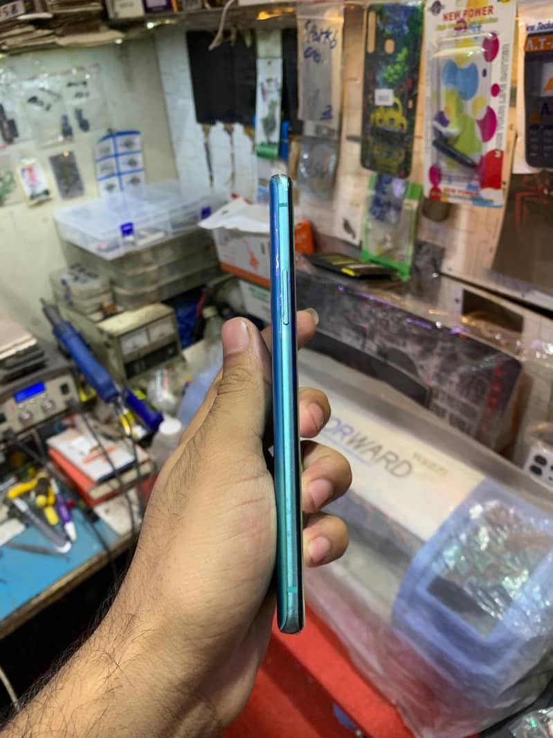 one plus 8t 12/256 official patch single Sim 4
