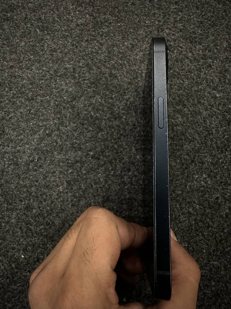 Iphone 13 4