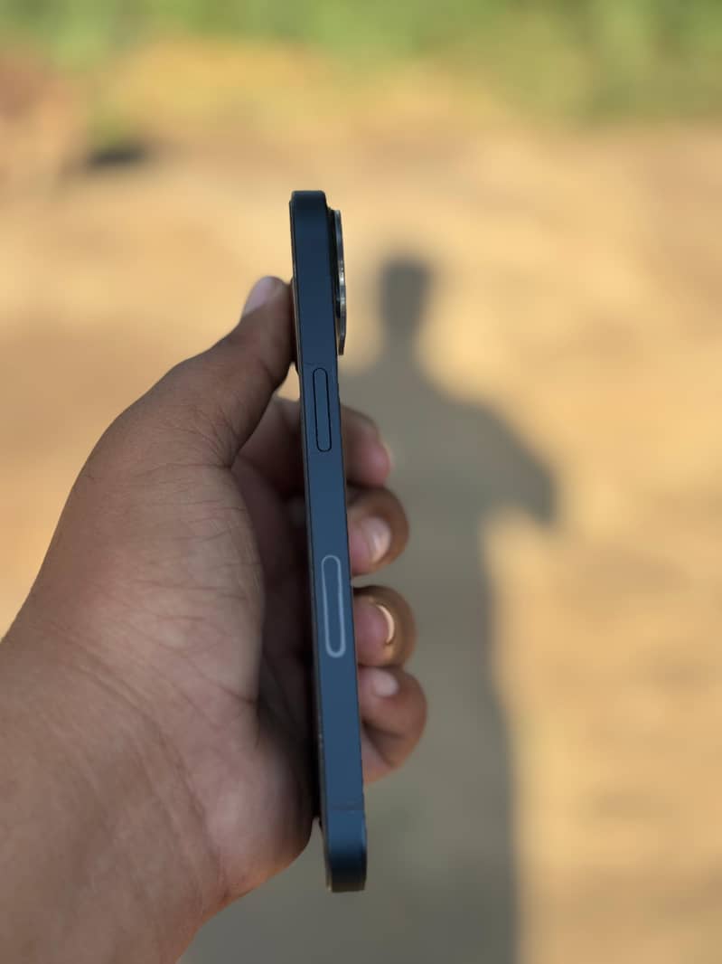 iPhone 13 2