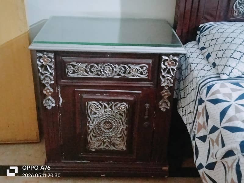 bed with side tables 5