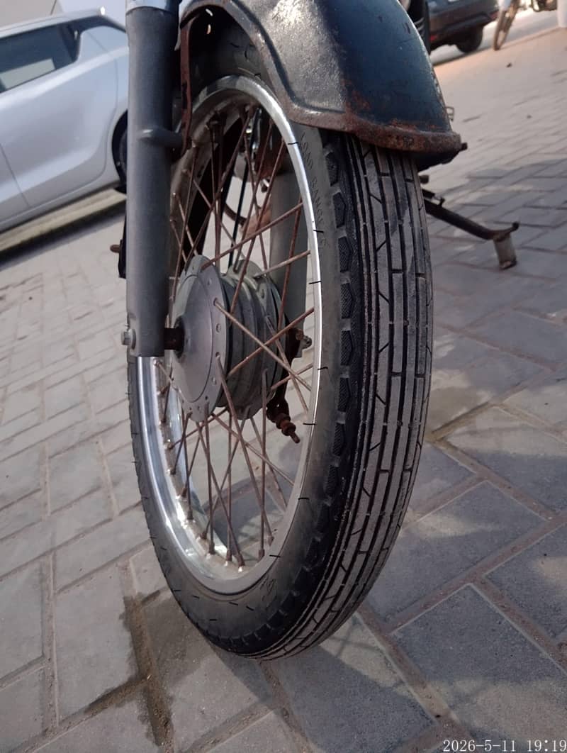 unique CD 70 2013 model 4