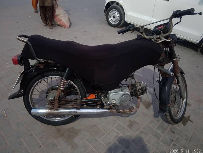 unique CD 70 2013 model 6