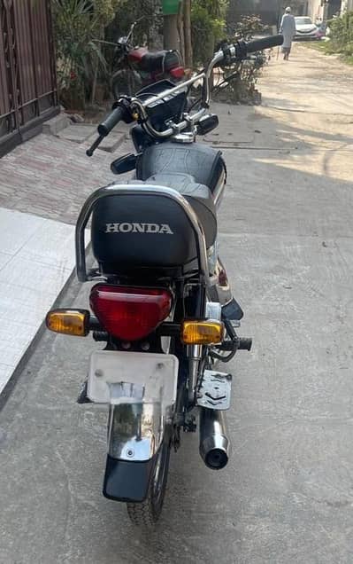 Honda CD 70 2023