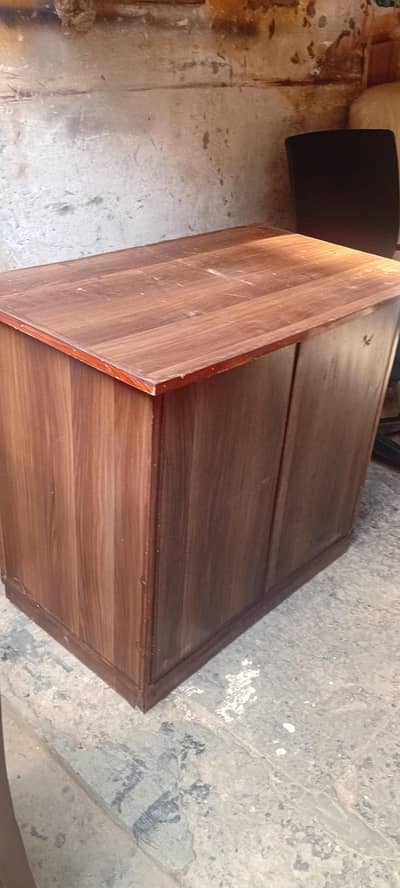 iron stand in good condition