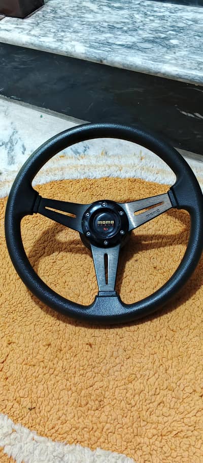 Momo steering