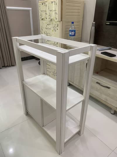 Baby changing table for sale, Size[L=2,W=1,H=3] feet