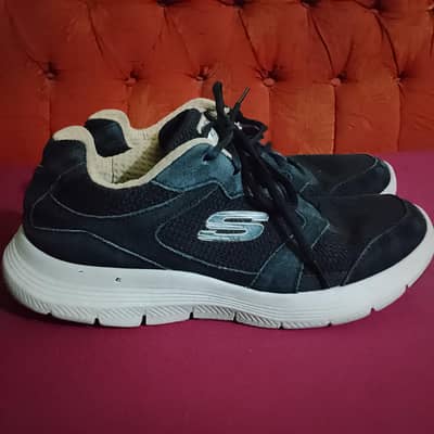 Original Skechers black comfort sneaker
