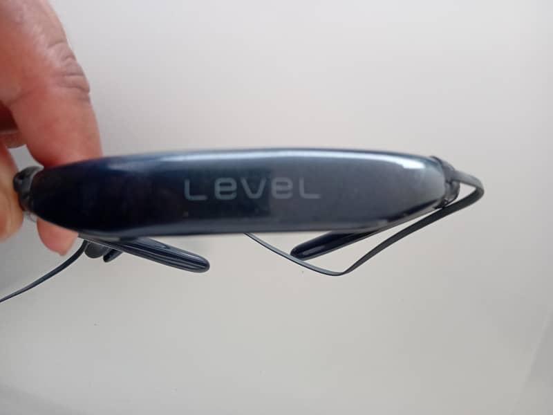 Samsung Level U 0