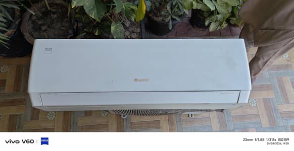 Gree DC inviter Ac use hi pr ok hi total jaaneman hai 410 gas hai