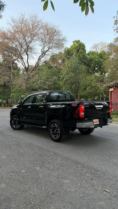 Toyota Hilux Revo V. 28