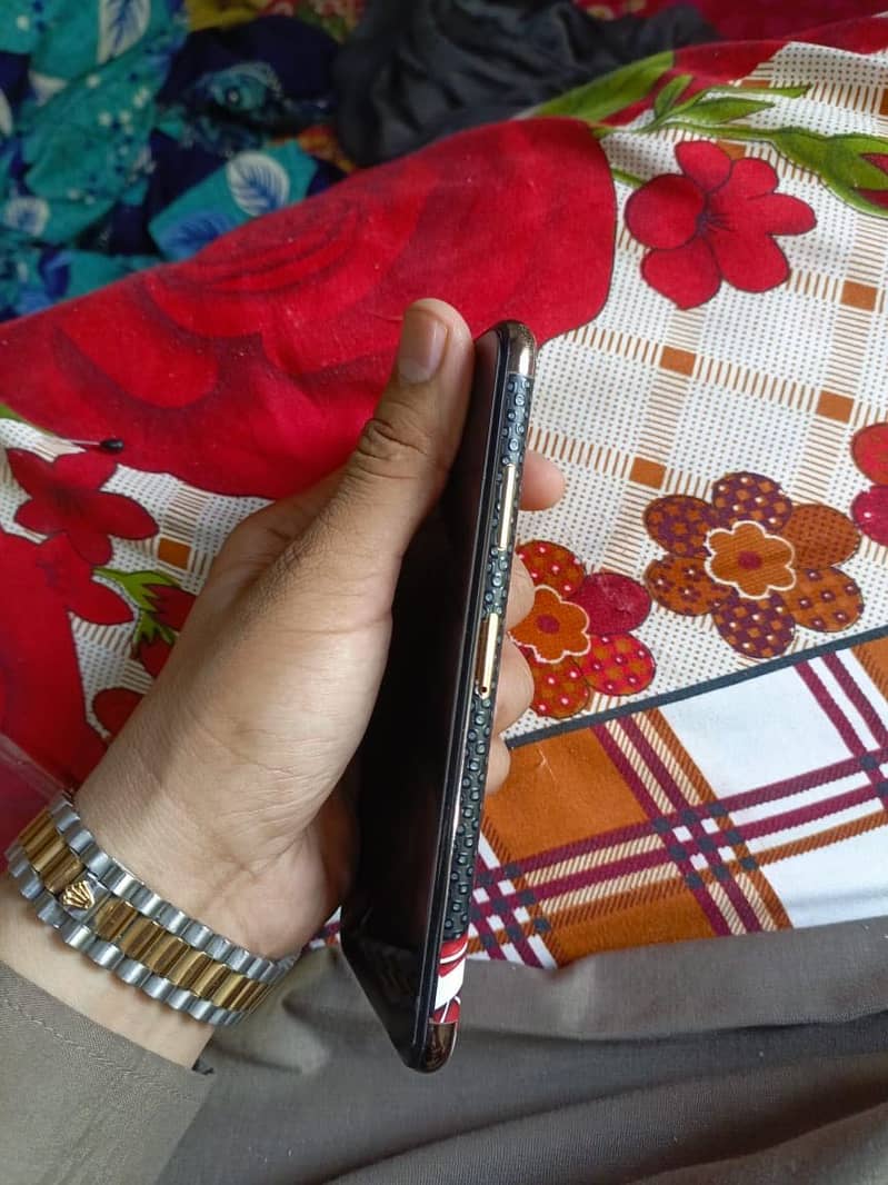 IPHONE XS MAX 1