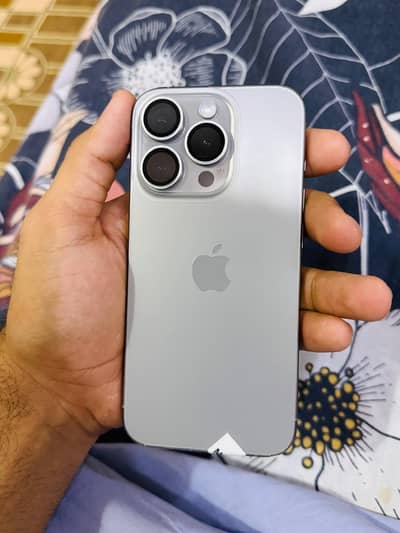 iphone 15 pro natural titanium
