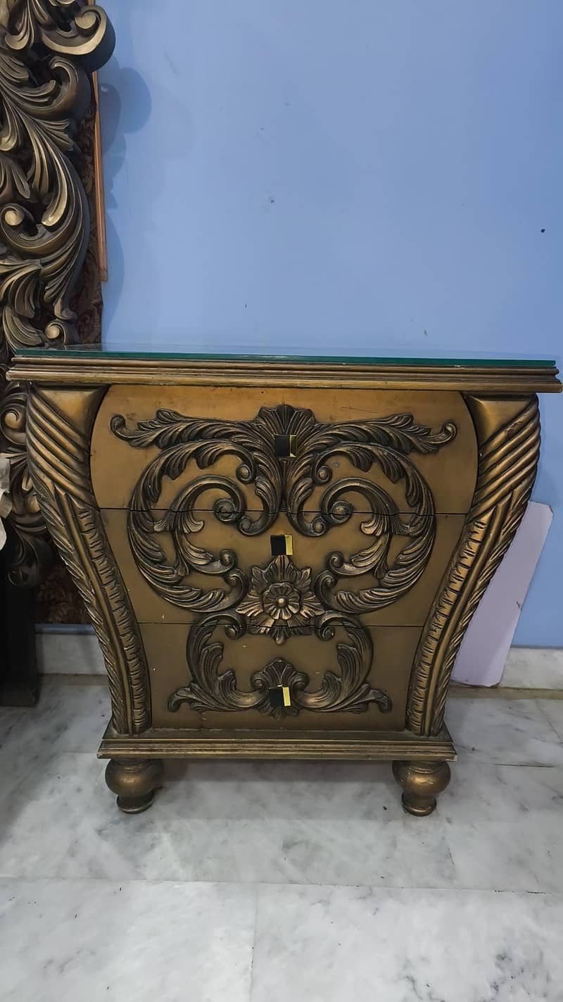 King Bed/Side Tables/dressing Table 0