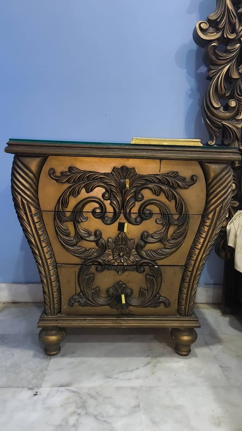King Bed/Side Tables/dressing Table 1