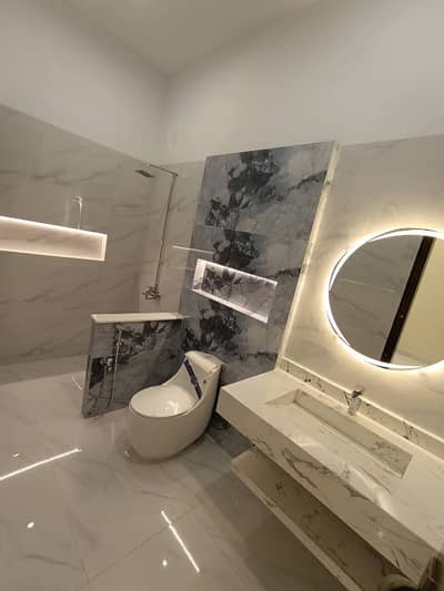 Brand New 3 bed dd 1st floor west open corner in Gulshan block 1