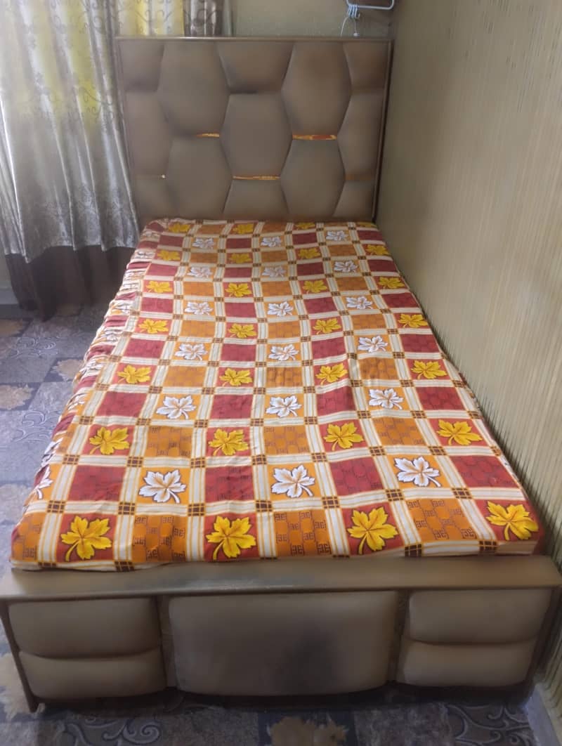 behtreen single bed 1