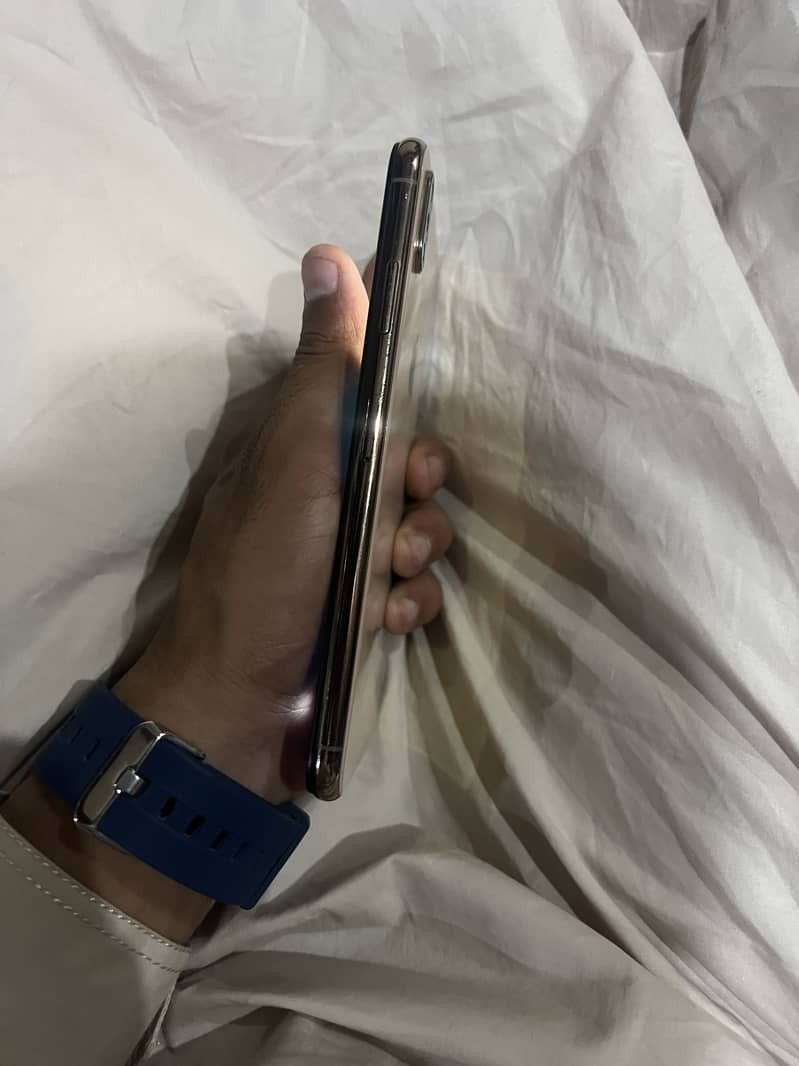 iPhone X Max 4