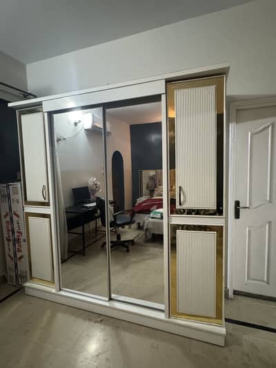 4 door patex wardrobe for urgent sale
