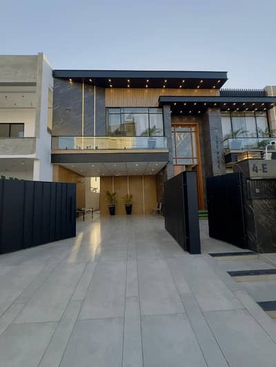 One kanal fully farnishd luxury house for sale royal orchard Multan