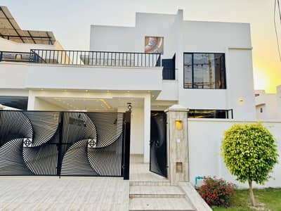 Prime Location 10 Marla House In Buch Executive Villas Best Option