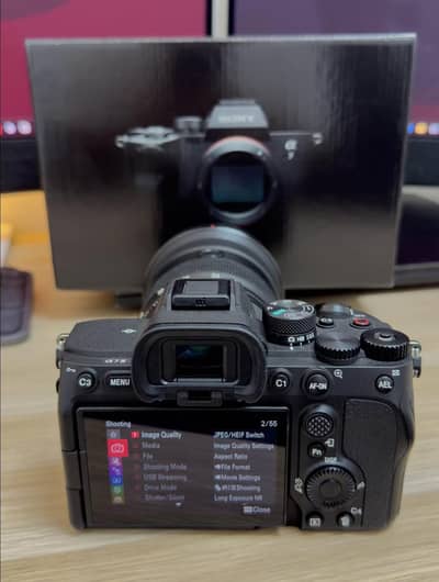 Sony A7 IV/mic + Sony fe PZ 16-35mm f/4 w filter kit