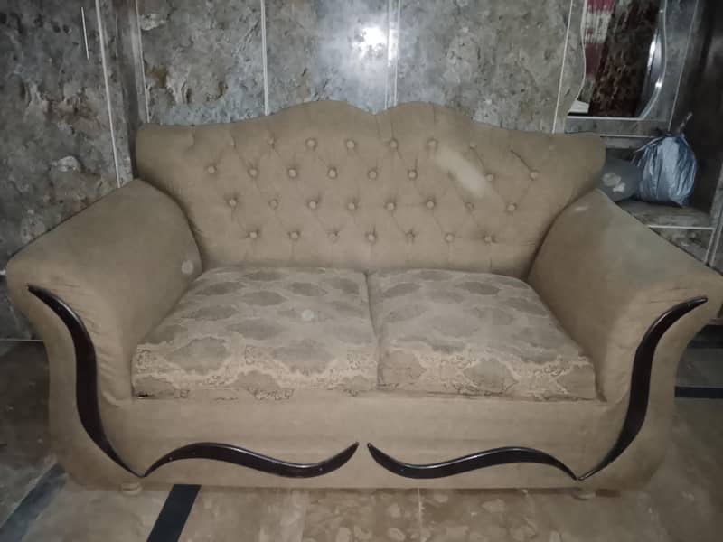 4 seater sofa. . . 3