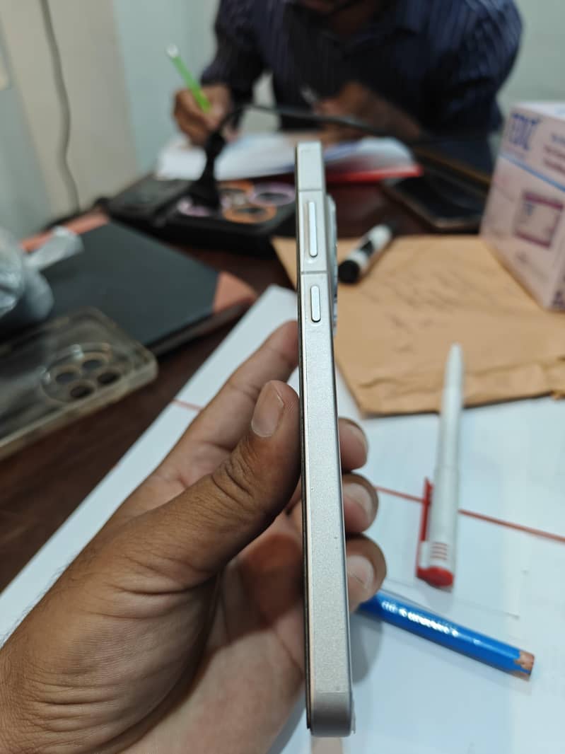 OnePlus 13R 4