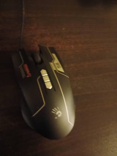 bloody es7 perfect condition