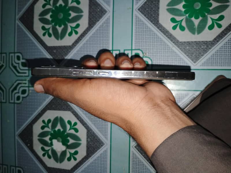 infinix note  12GB RAM 256 memory 4