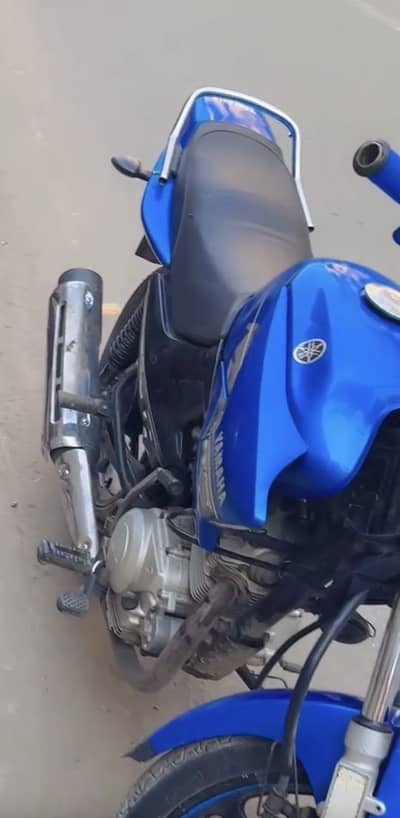 YBR 125G Blue color