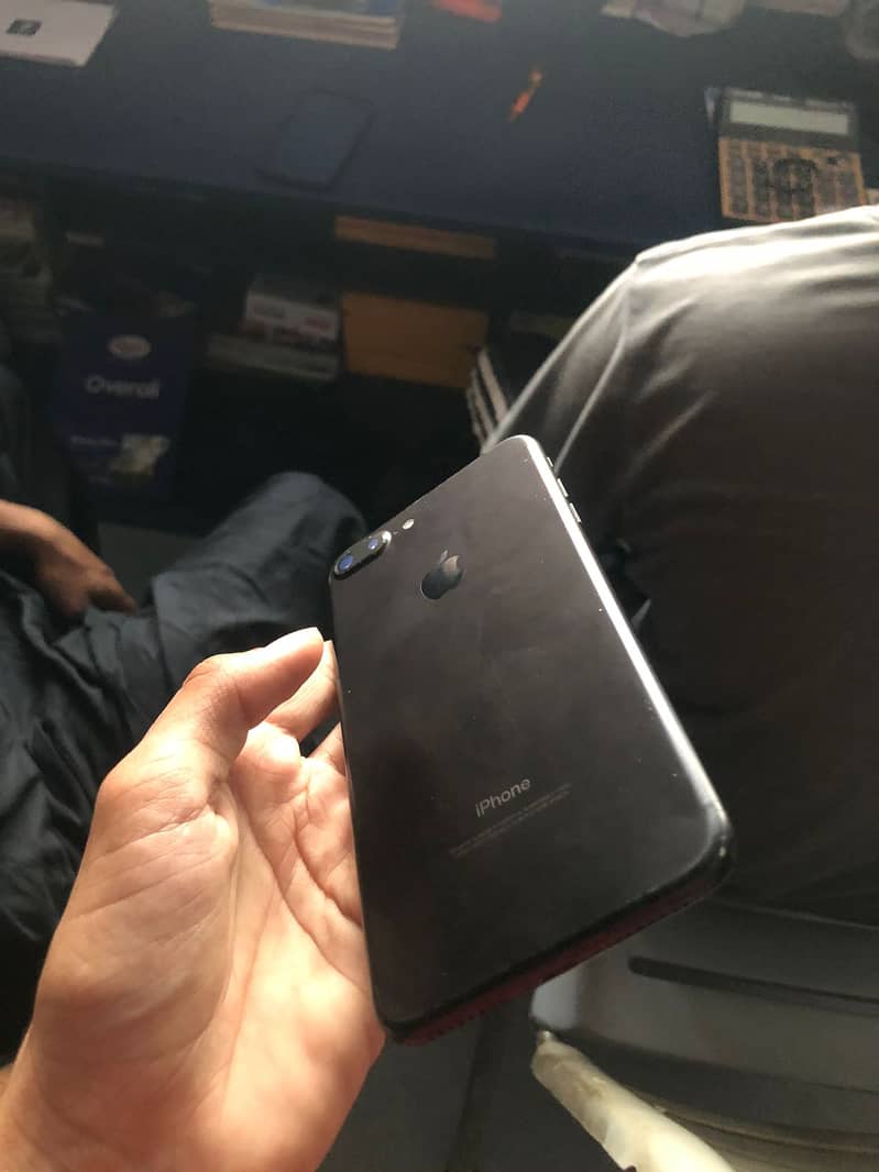 Apple iPhone 7 Plus 1