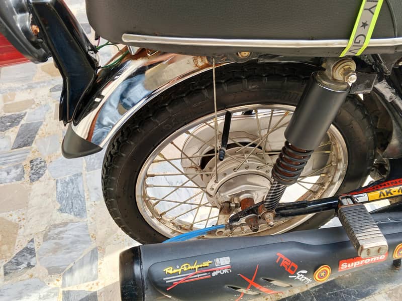 125 model 2002 8