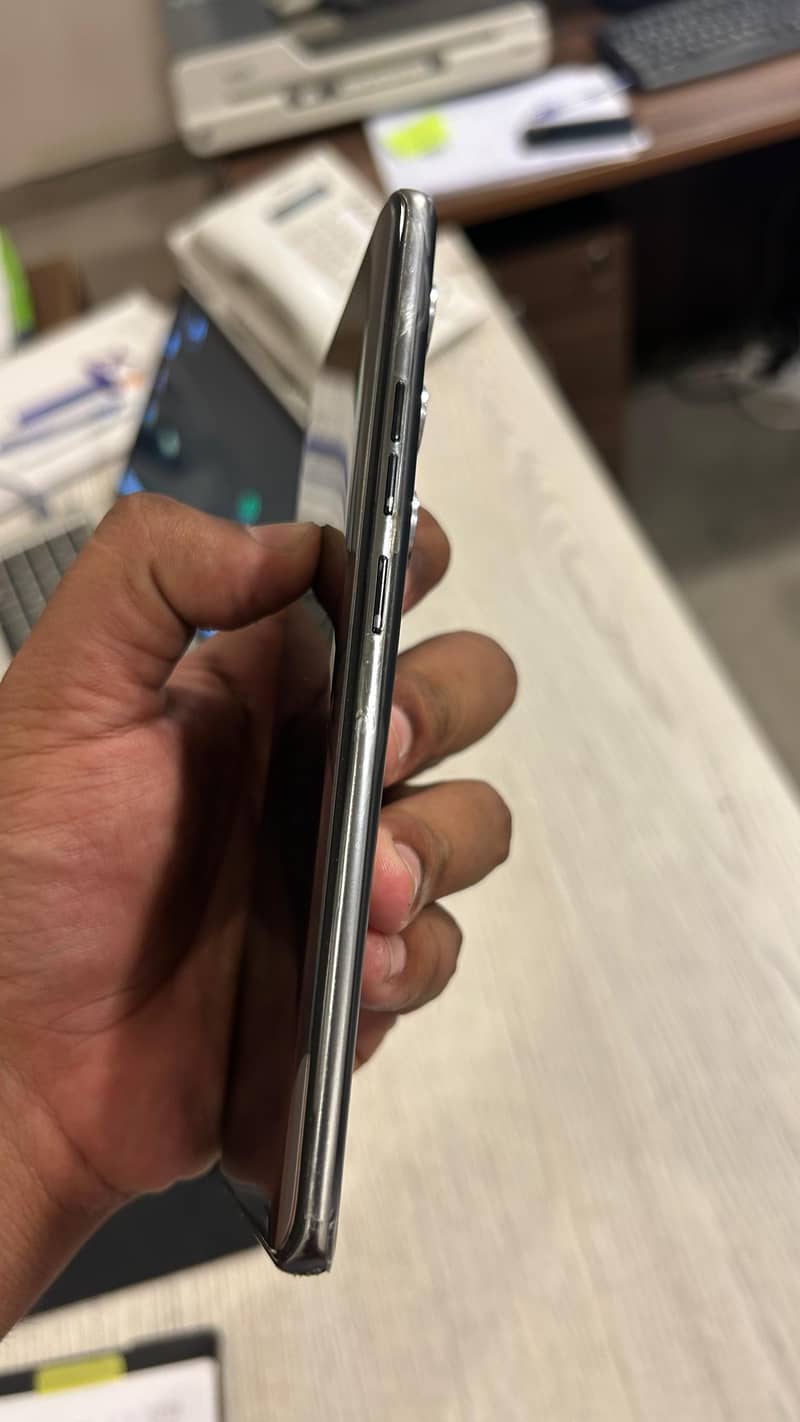 Techno Camon 40 Pro with box 3