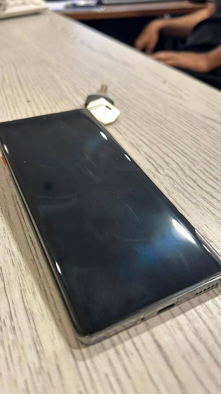 Techno Camon 40 Pro with box 5