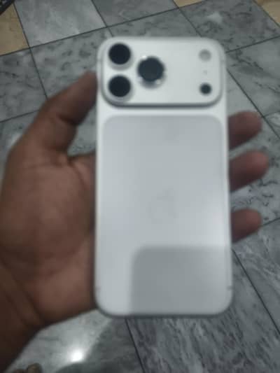 I phone 17 pro max