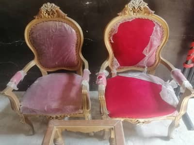 chnyoti chairs and 1 table