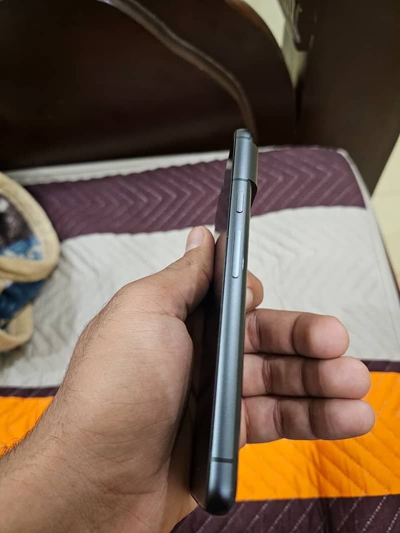 Google Pixel 8 4