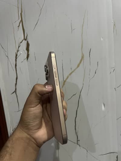 Iphone 16 pro max jv