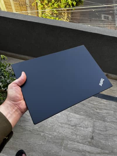 Lenovo T480s slim laptop - Core i5 7th gen - 8/256 - A+ grade