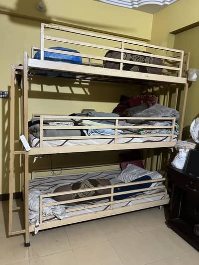 Triple bunker bed