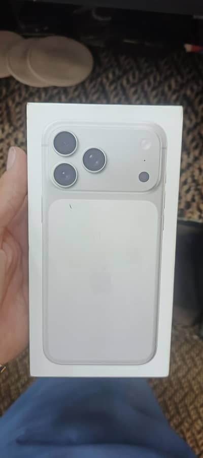 17 pro max 256gb CHA model non active