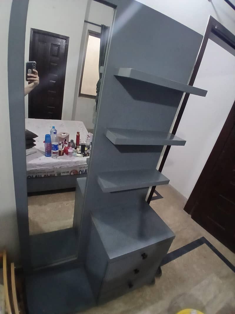 Dressing Table 0