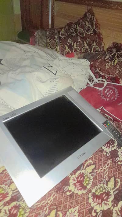 samsung LCD fresh  18inch
