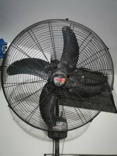 Royal wall Bracket Fan  copper winding motor very Fast