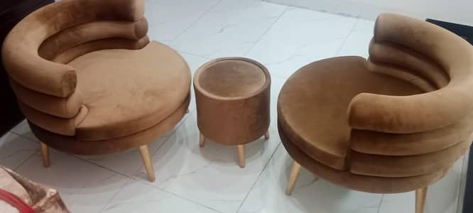 Room chairs with round Tabla