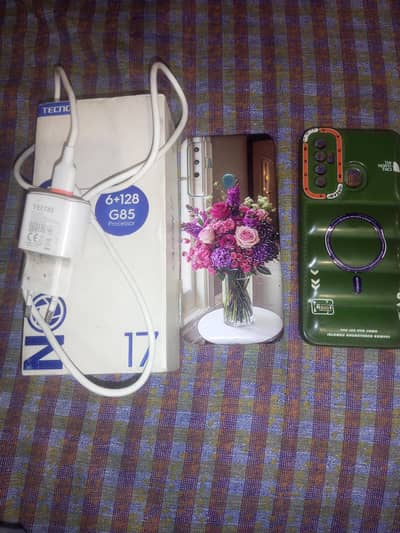 Techno camon 17 with box charge 6 128 only panal change bqi good work