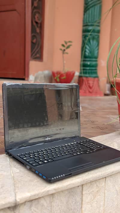 Fujitsu-Laptop-Core i5 7th-4GB/128 SSD