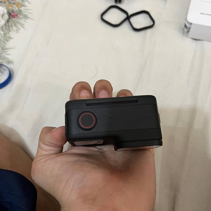 Insta 360 Ace Pro 2 10